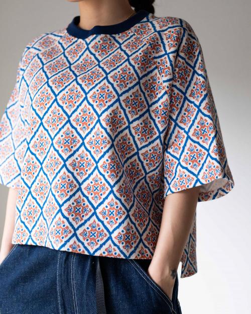 RAGLAN SLEEVE SQUARE