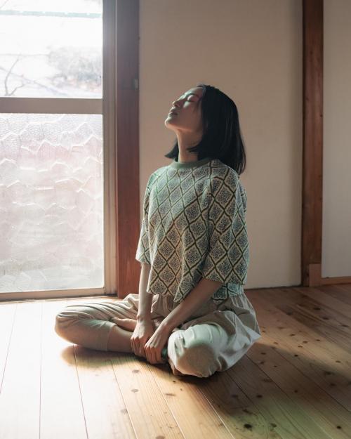 RAGLAN SLEEVE SQUARE