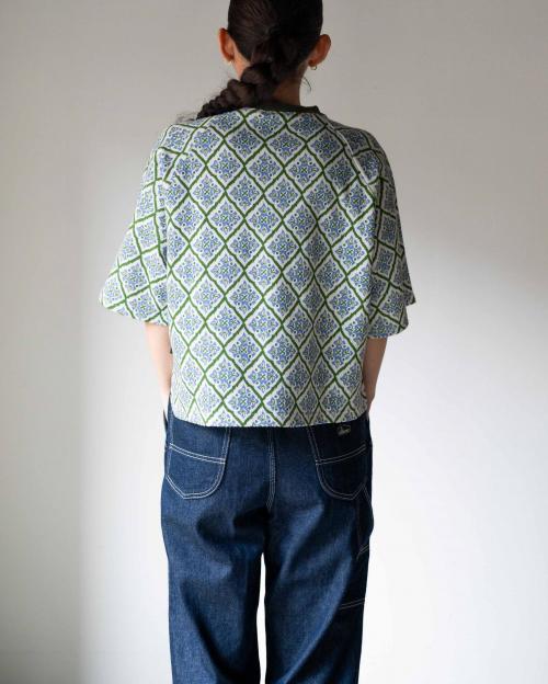 RAGLAN SLEEVE SQUARE