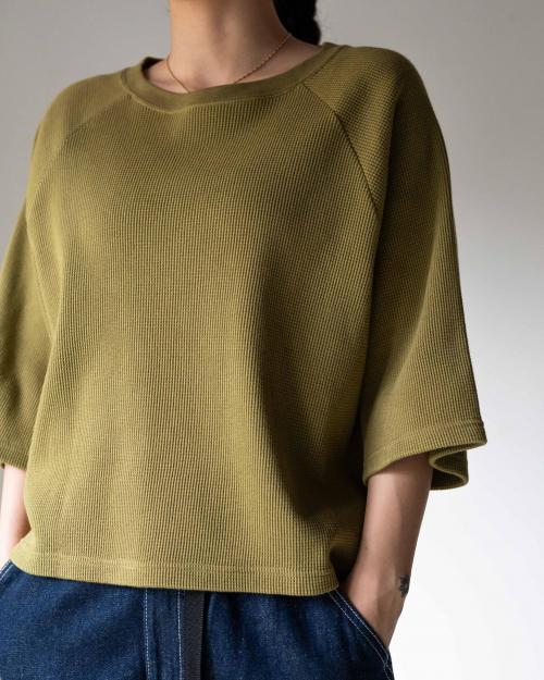 RAGLAN SLEEVE SQUARE