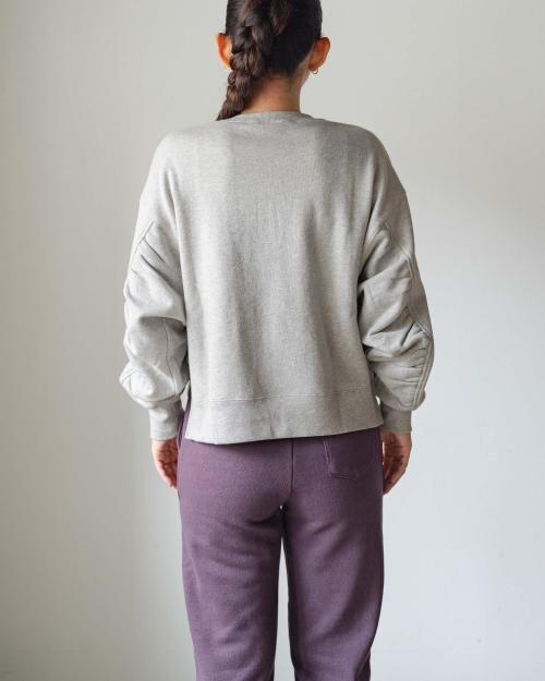 BACK SLEEVE GATHER