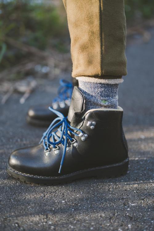 LOW GAUGE PILE CREW SOCKS