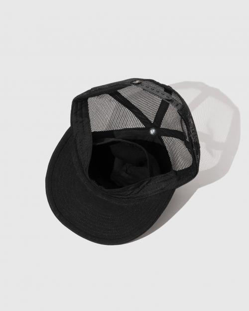 VERTICAL LOGO MESH CAP