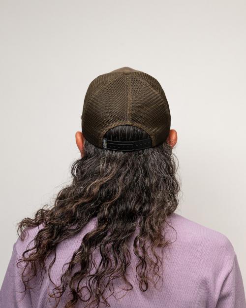 VERTICAL LOGO MESH CAP