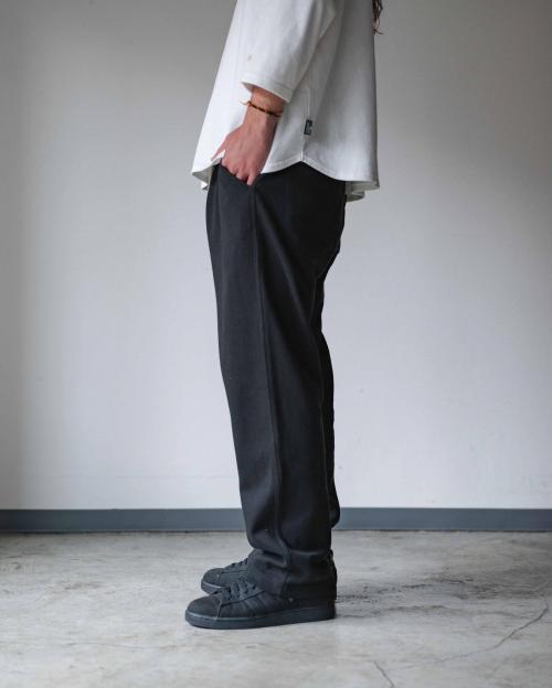 EASY STRAIGHT PANTS