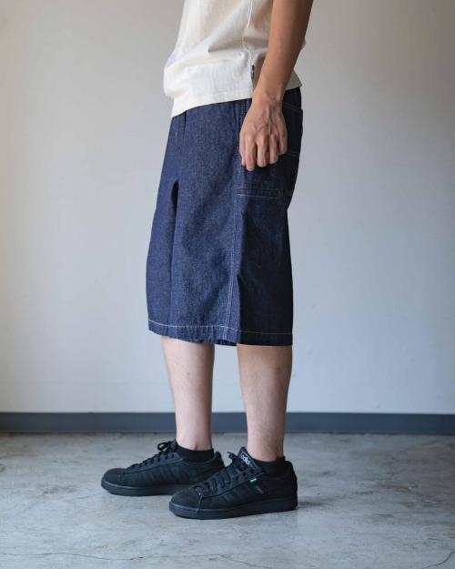 WIDE GENDER SHORTS