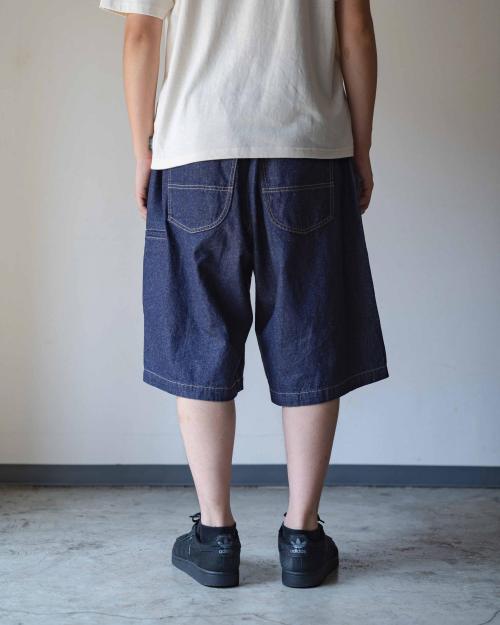 WIDE GENDER SHORTS