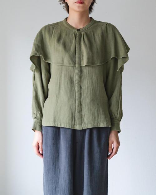 CAPE BLOUSE